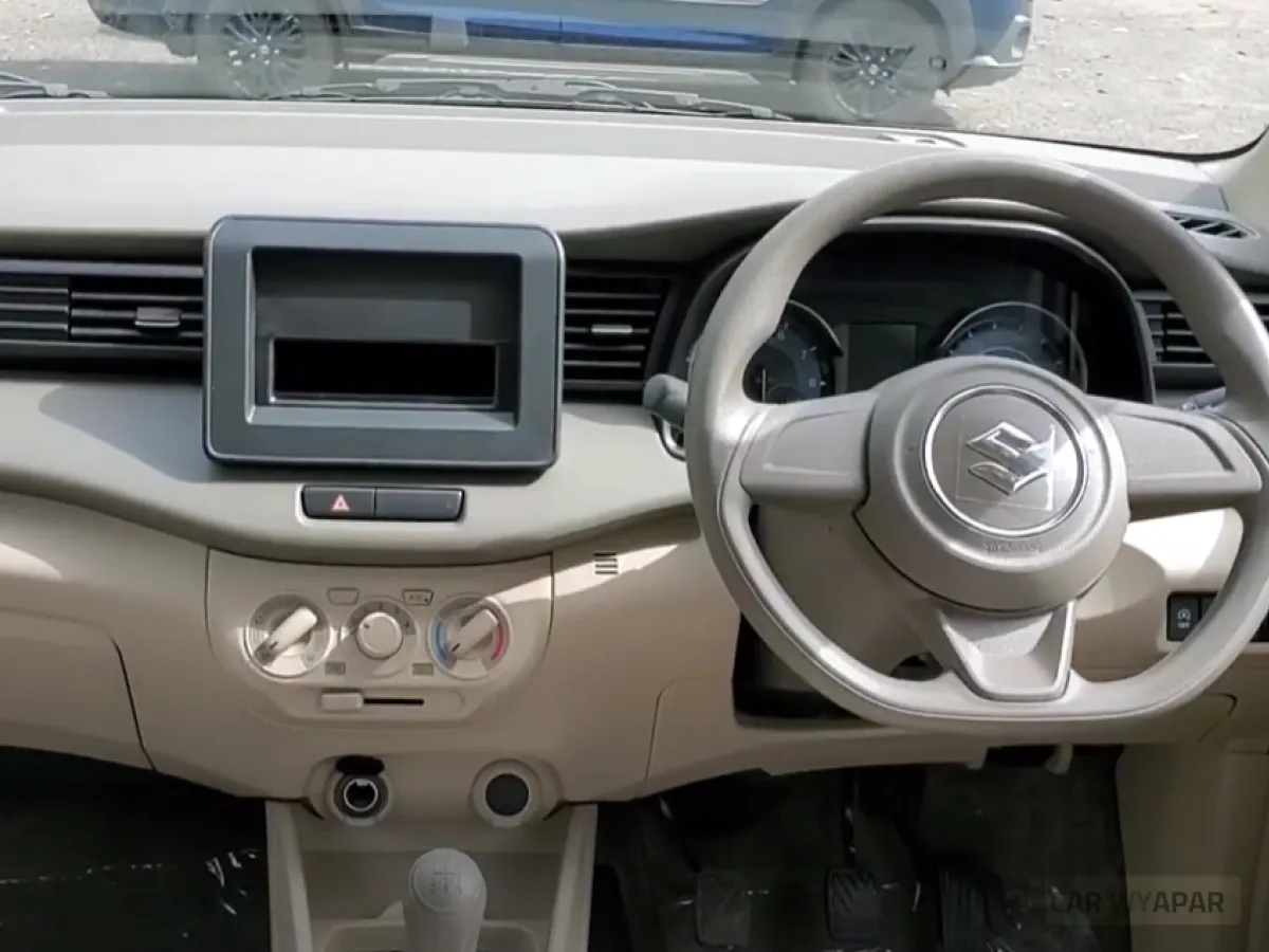 Maruti Ertiga LXI (O)